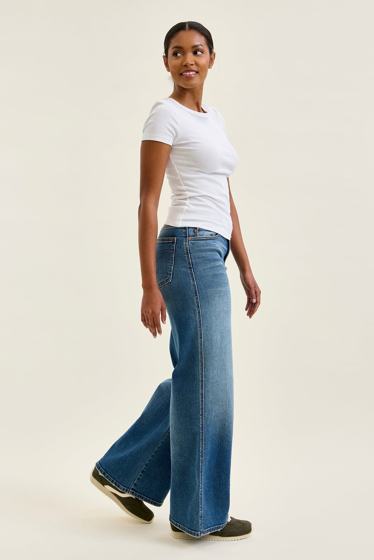 Judy Blue Lux retro wide leg jean in medium wash, full length styling view