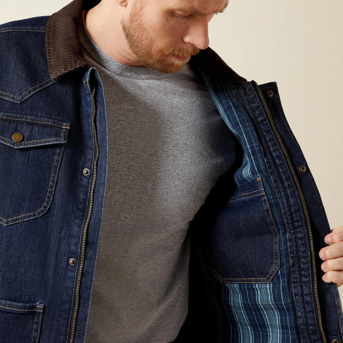 Ariat Men's Denim Chore Jacket, Rinse – inside lining detail