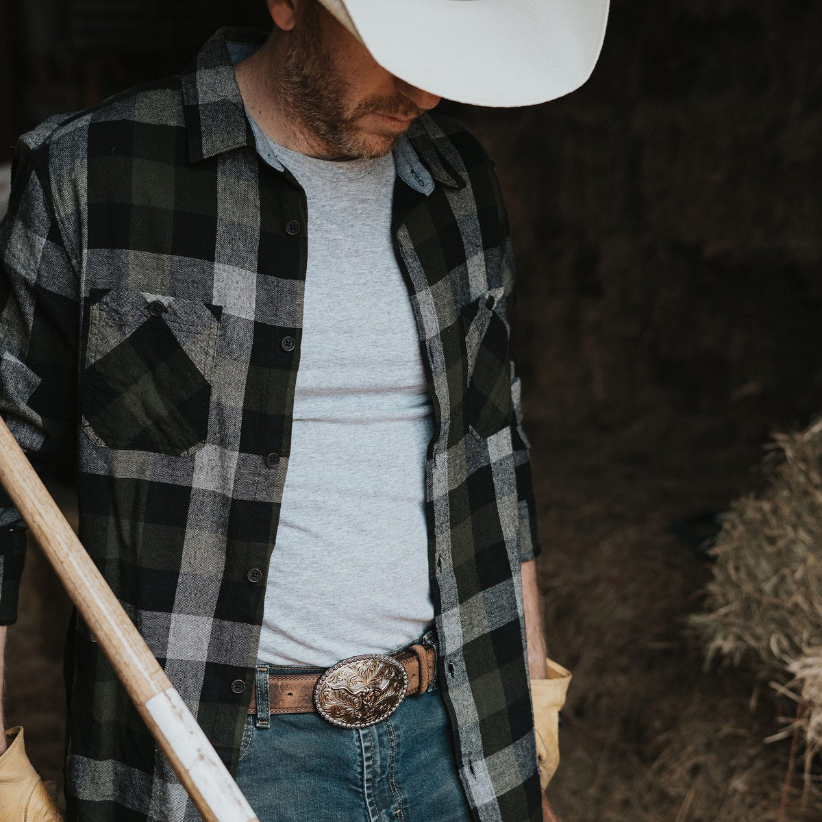 AndWest 1.5-inch Longhorn Berry Edge Plaque Belt featuring a detailed buckle and genuine leather strap.