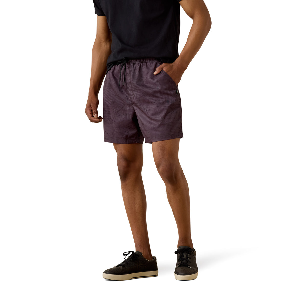 Ariat men's The Weekender 6-inch shorts in dark grey Americana print, casual fit with belt loops and front pockets.