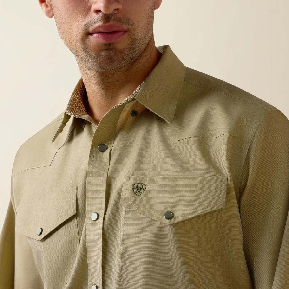 Ariat Men's Wrinkle Free Pinpoint Oxford Classic Fit Snap Shirt, Grape Leaf – detail