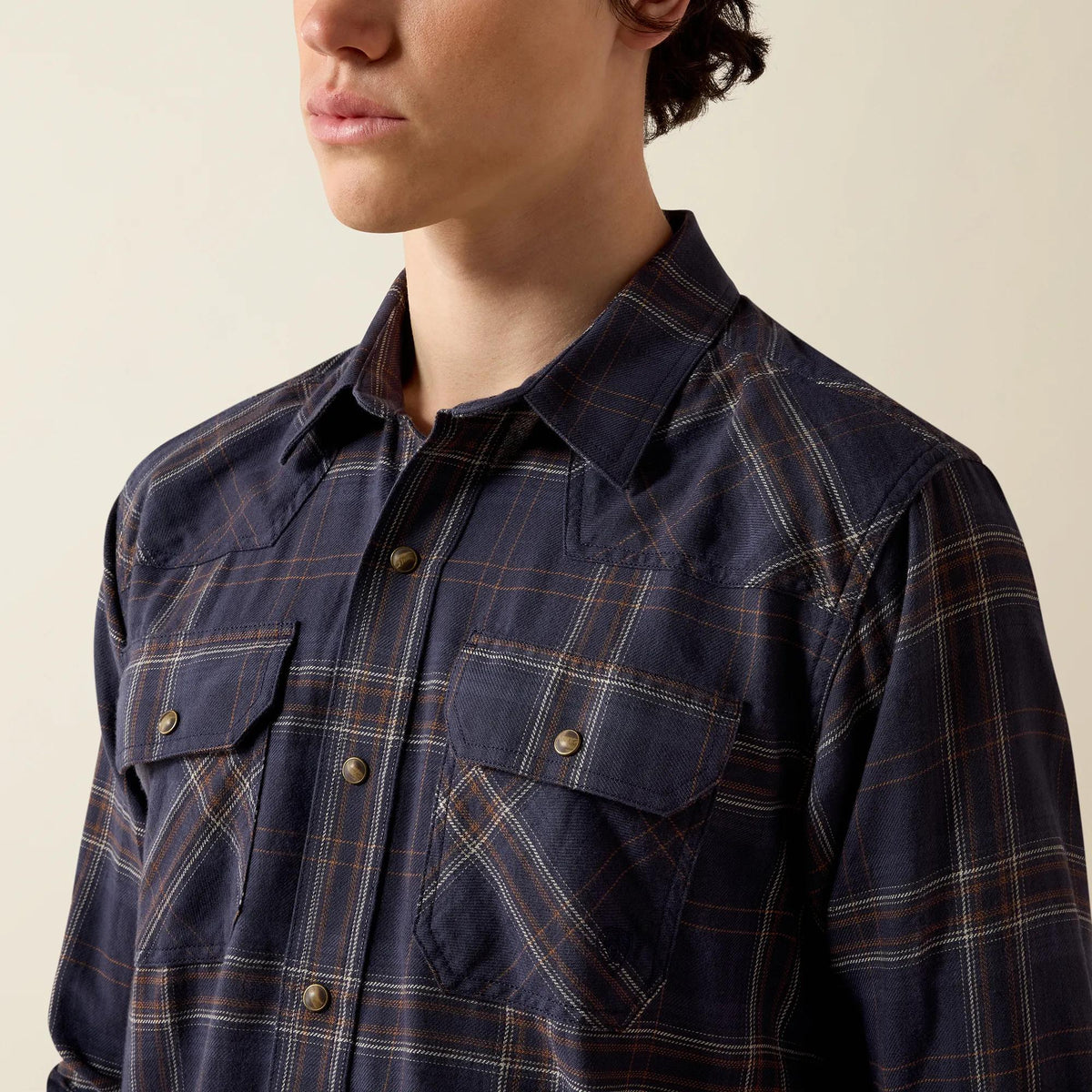 Ariat Men's Retro Haas Fitted Snap Shirt, Ombre Blue Plaid – detail