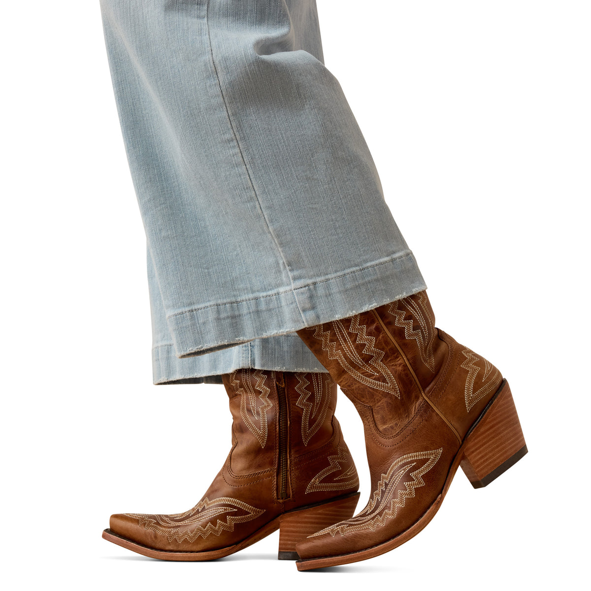 Ariat Women's Perfect Rise Clare Wide Leg Crop Jeans in Claremont, showcasing high-rise fit and wide-leg style with denim fabric.