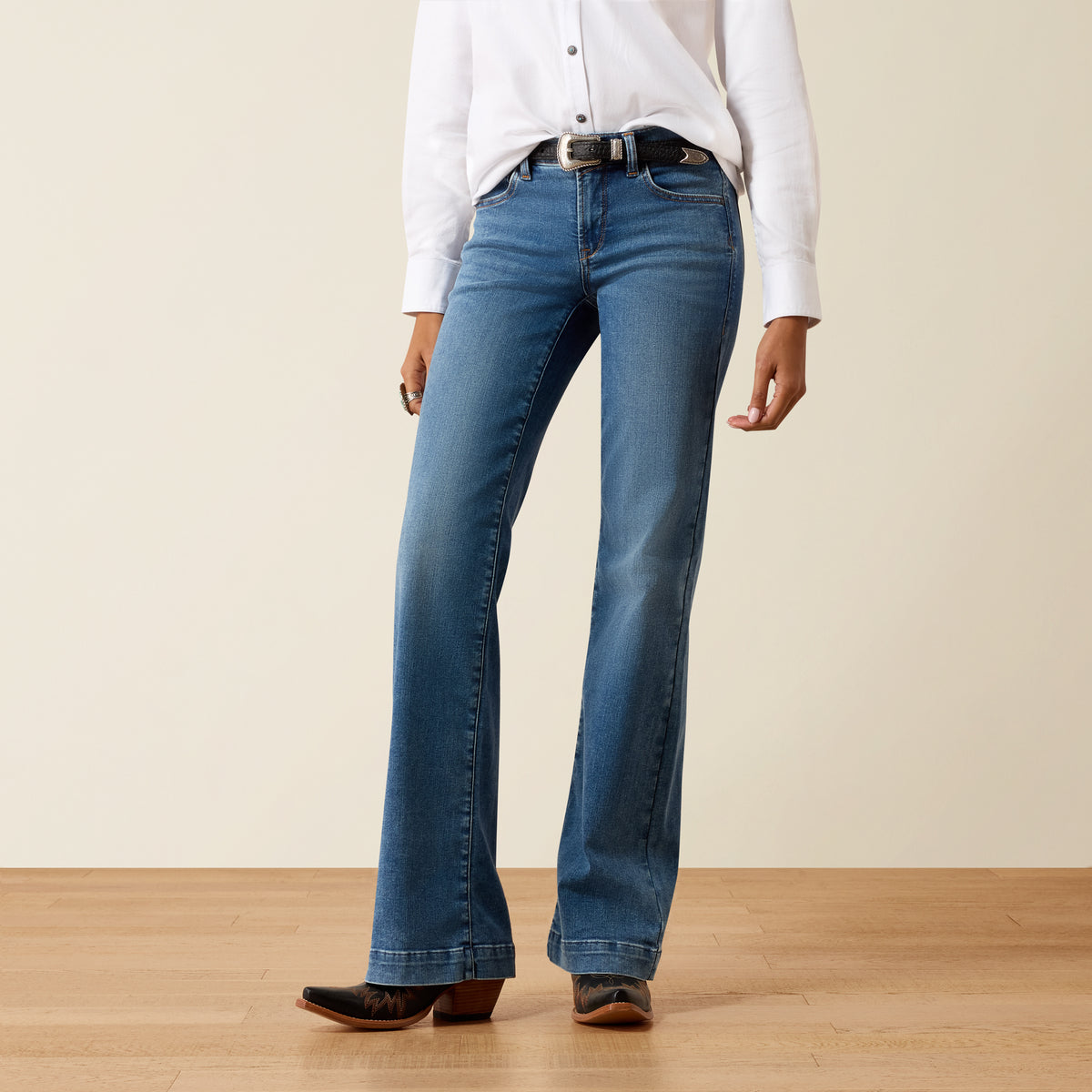 Ariat Women's Perfect Rise Revel Vilma ultrastretch jeans in Sky Valley, showcasing slim fit denim with a perfect rise and stretch comfort.