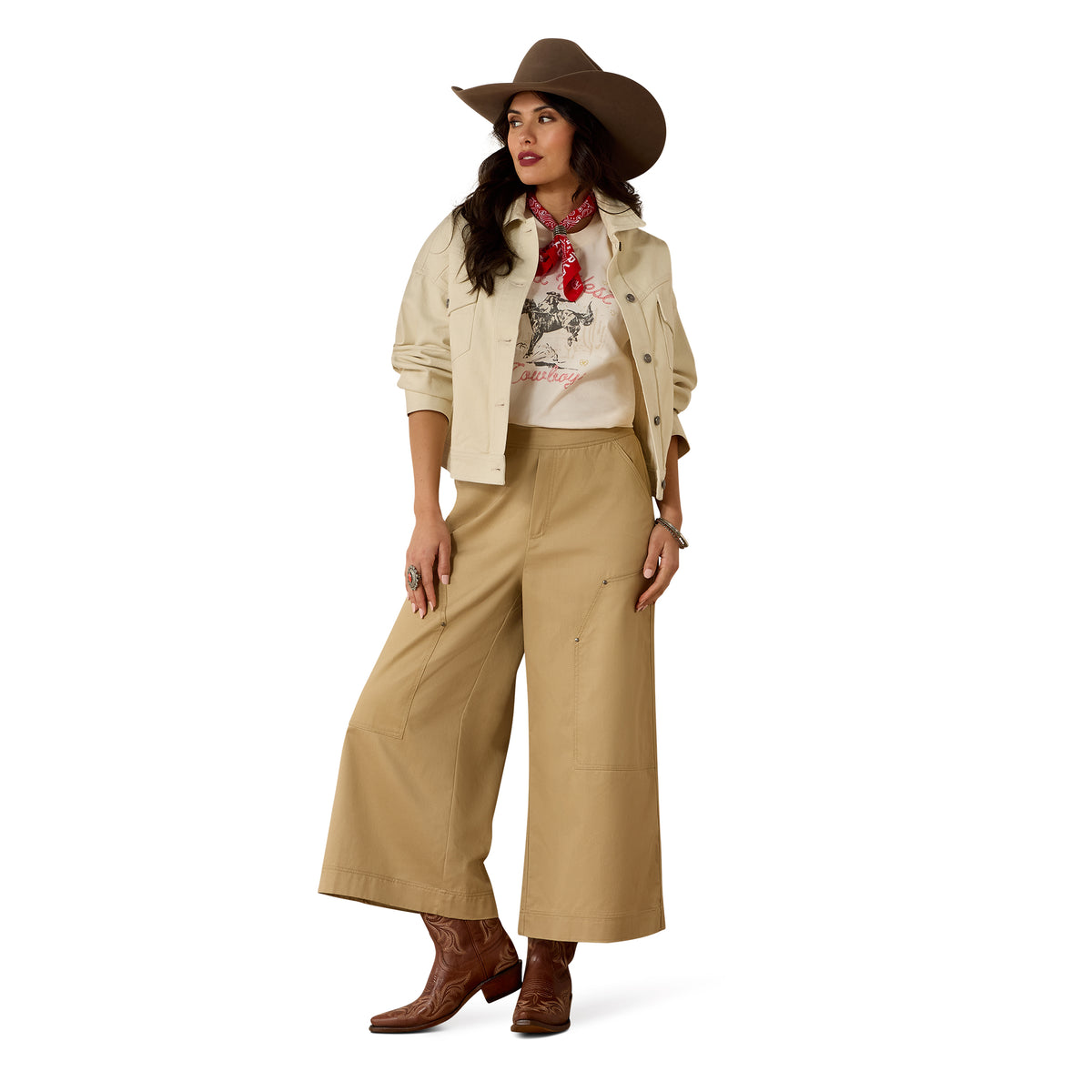 Ariat Women's Solar Cotton Twill Trucker Jacket in Summer Sand, casual fit with front pockets and button closure.