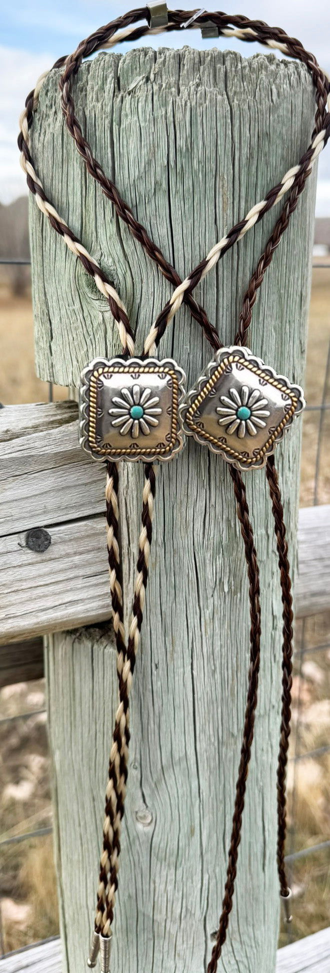 Cowboy Collectibles Unisex Two-Tone BOLT514 - view 1