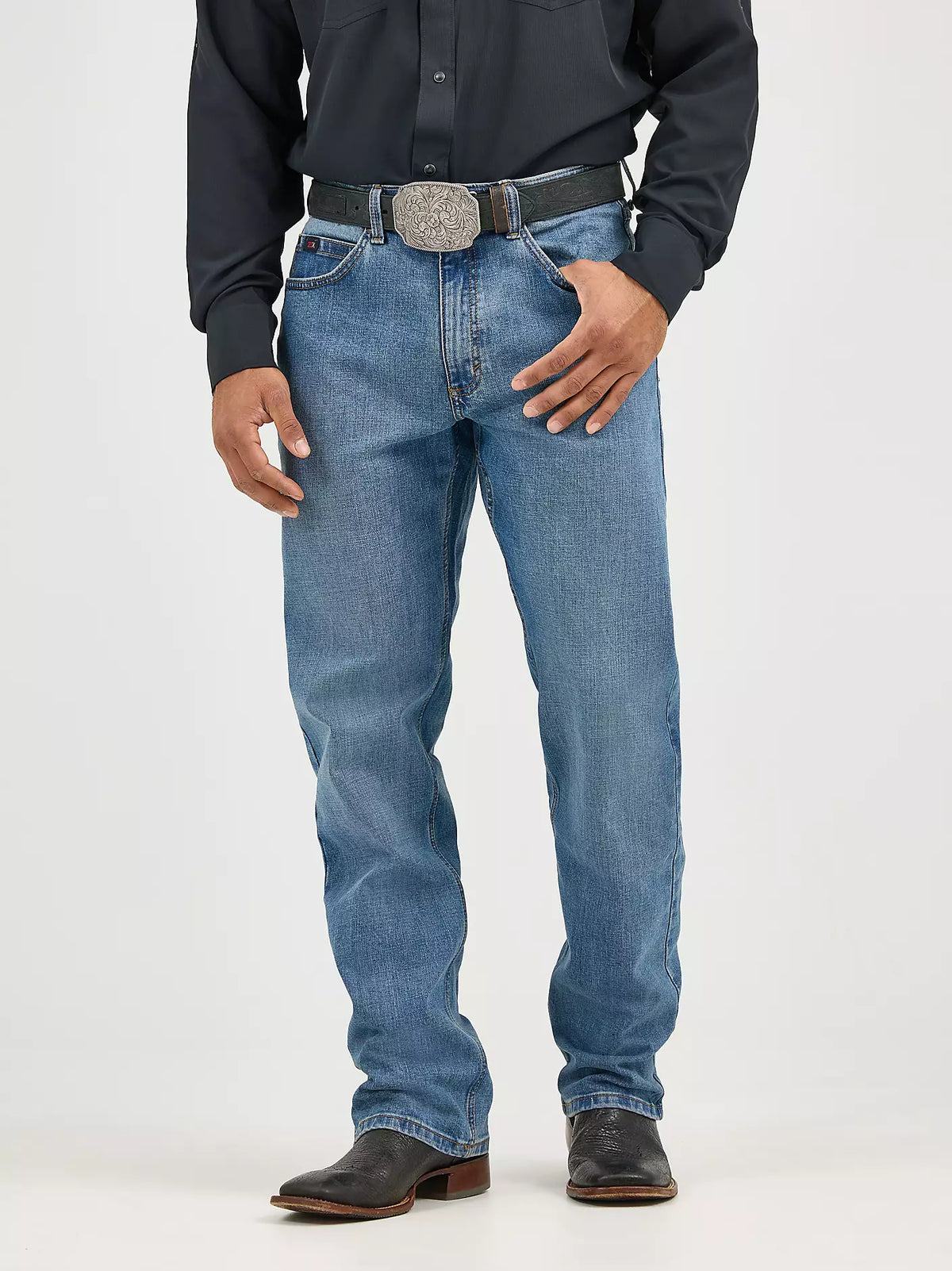 Men's Wrangler 20X Active Flex relaxed fit jeans in Admiral Blue, showcasing durable denim and classic five-pocket design.