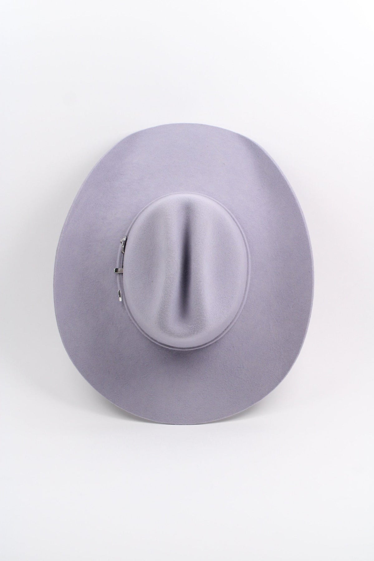 Wilder and Soul Mustang in Ice Gray, showcasing its stylish design and sleek gray color on a clean background.