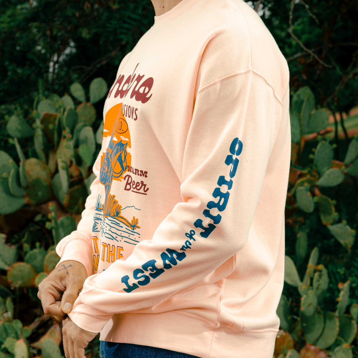 Sendero Provisions Co. Men's Dusty Trails Sweatshirt, Cream – lifestyle sleeve