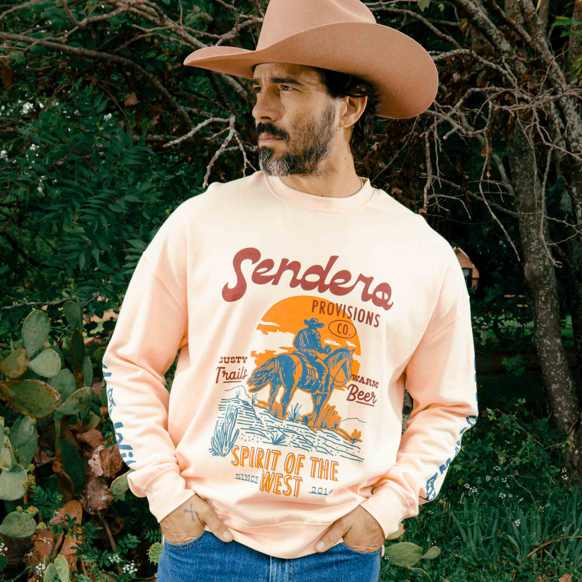 Sendero Provisions Co. Men's Dusty Trails Sweatshirt, Cream – lifestyle