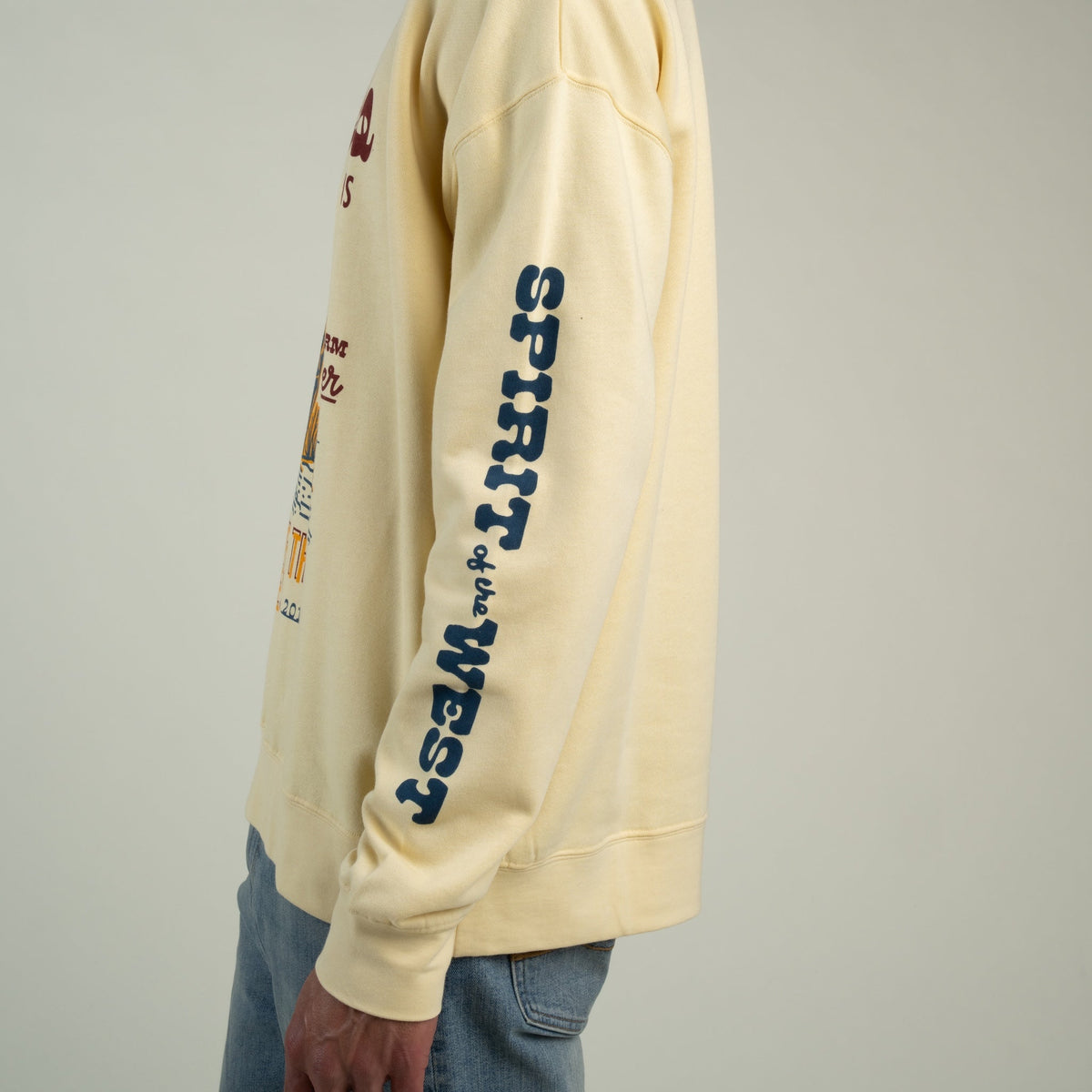 Sendero Provisions Co. Men's Dusty Trails Sweatshirt, Cream – right sleeve detail
