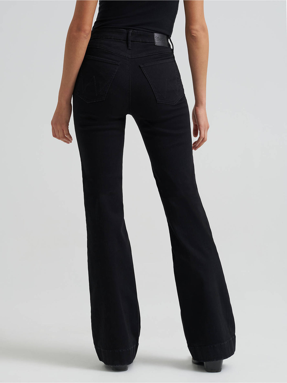 Wrangler Women's Bespoke High Rise Trouser Jean, Savannah – front