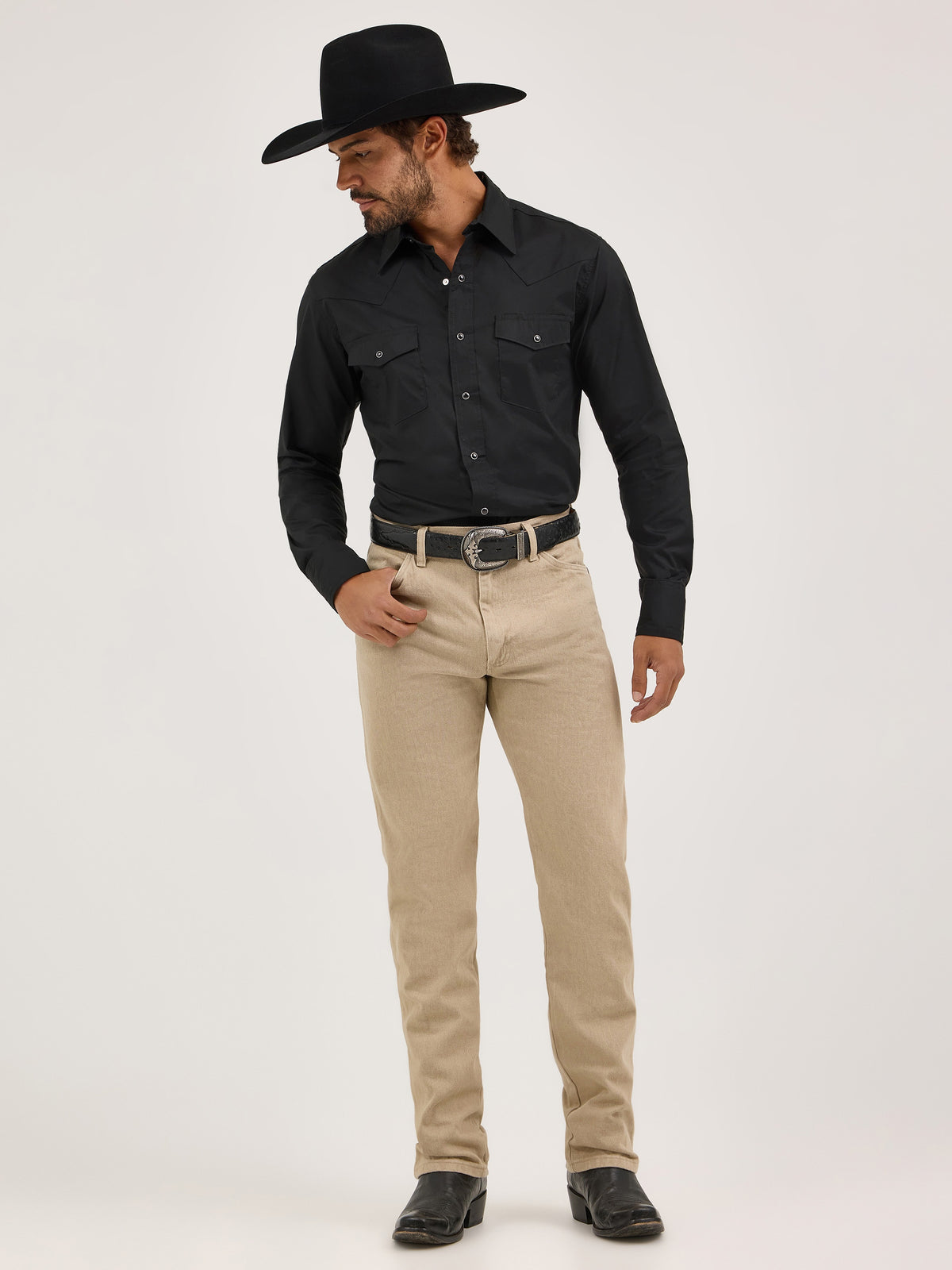 Wrangler Men's Solid Broadcloth Snap Shirt, Black – full length