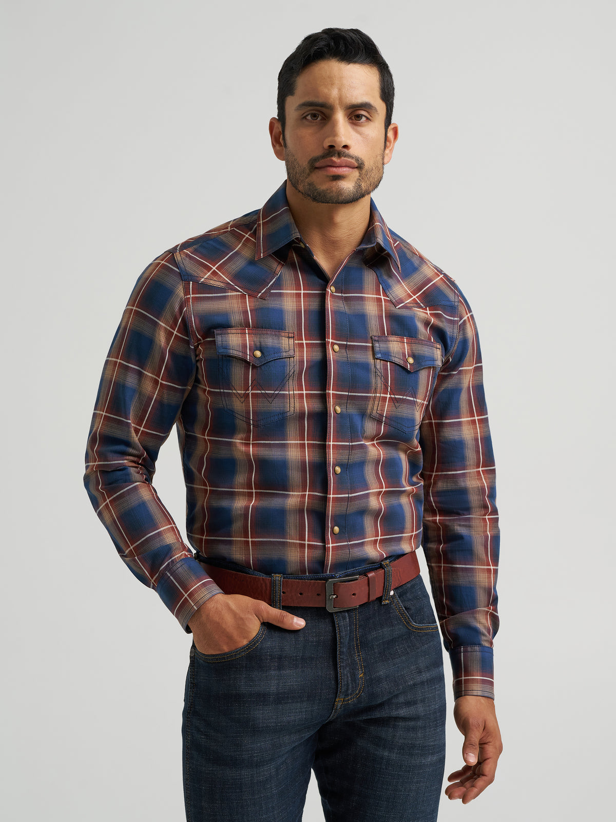 Wrangler Retro Men's Premium Long Sleeve Snap Shirt - Modern Fit, Blue Multi – front waist-up