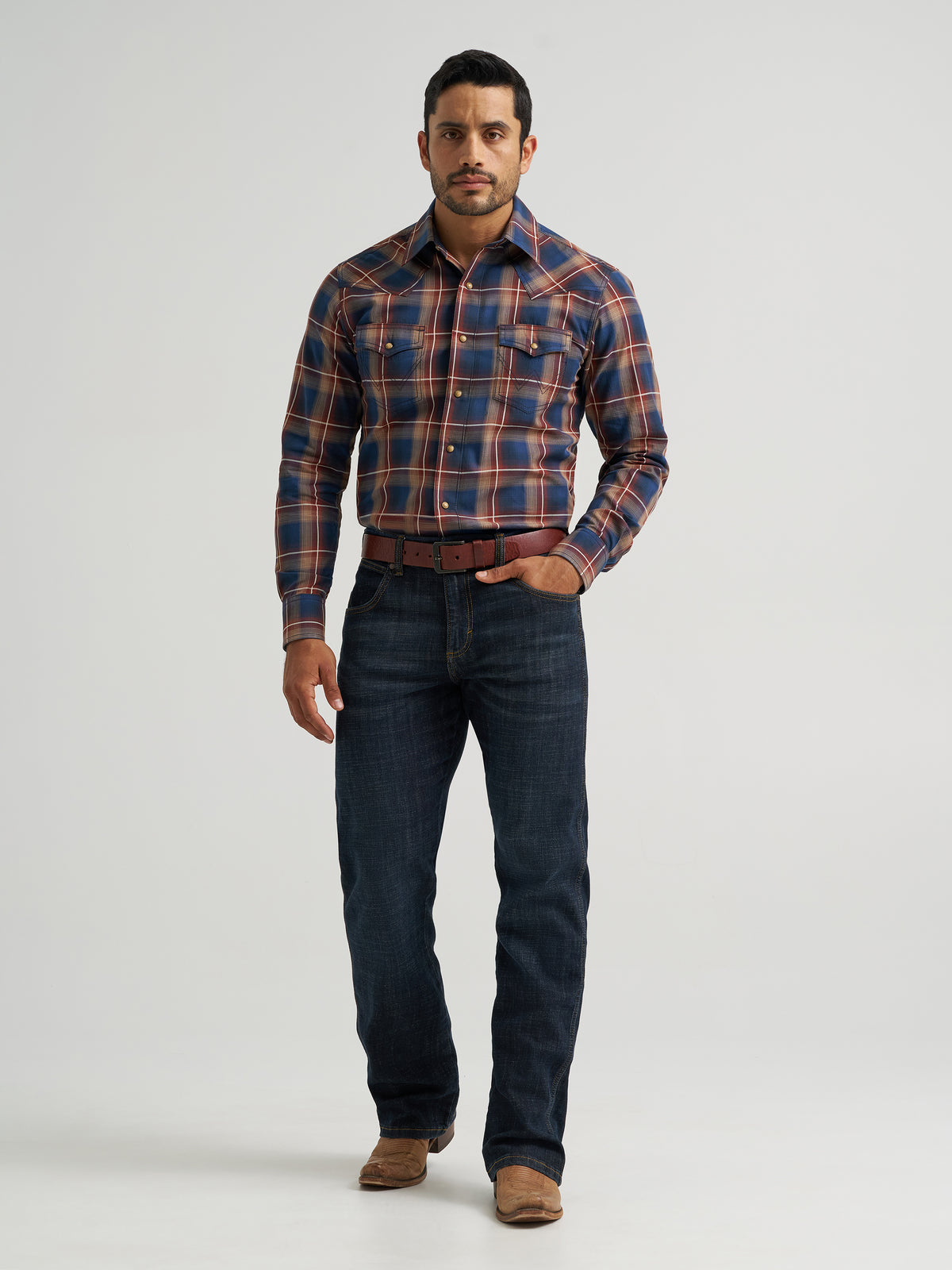 Wrangler Retro Men's Premium Long Sleeve Snap Shirt - Modern Fit, Blue Multi – front