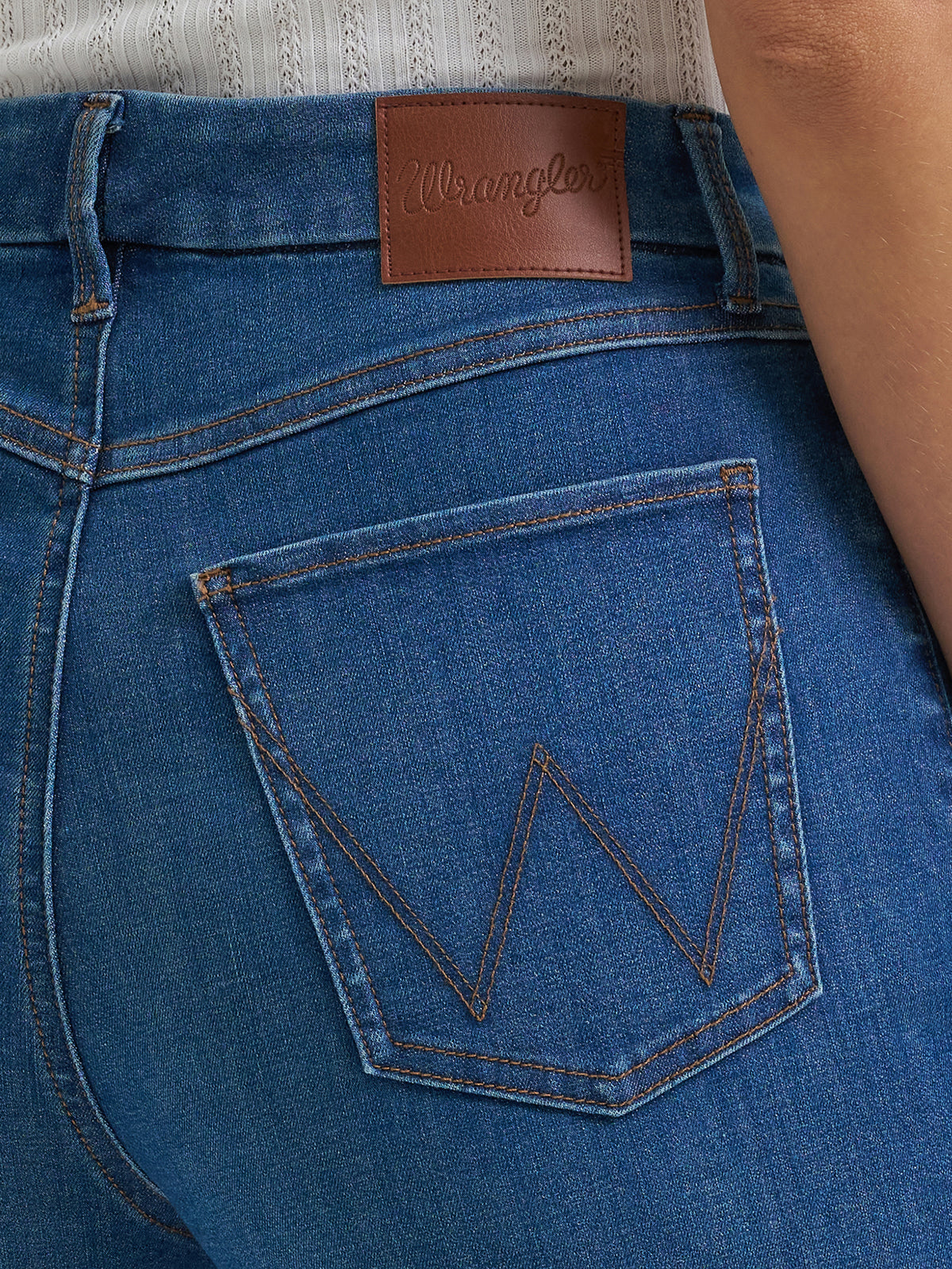 Wrangler Women's Bespoke High Rise Wide Leg Jean, Vienna – detail