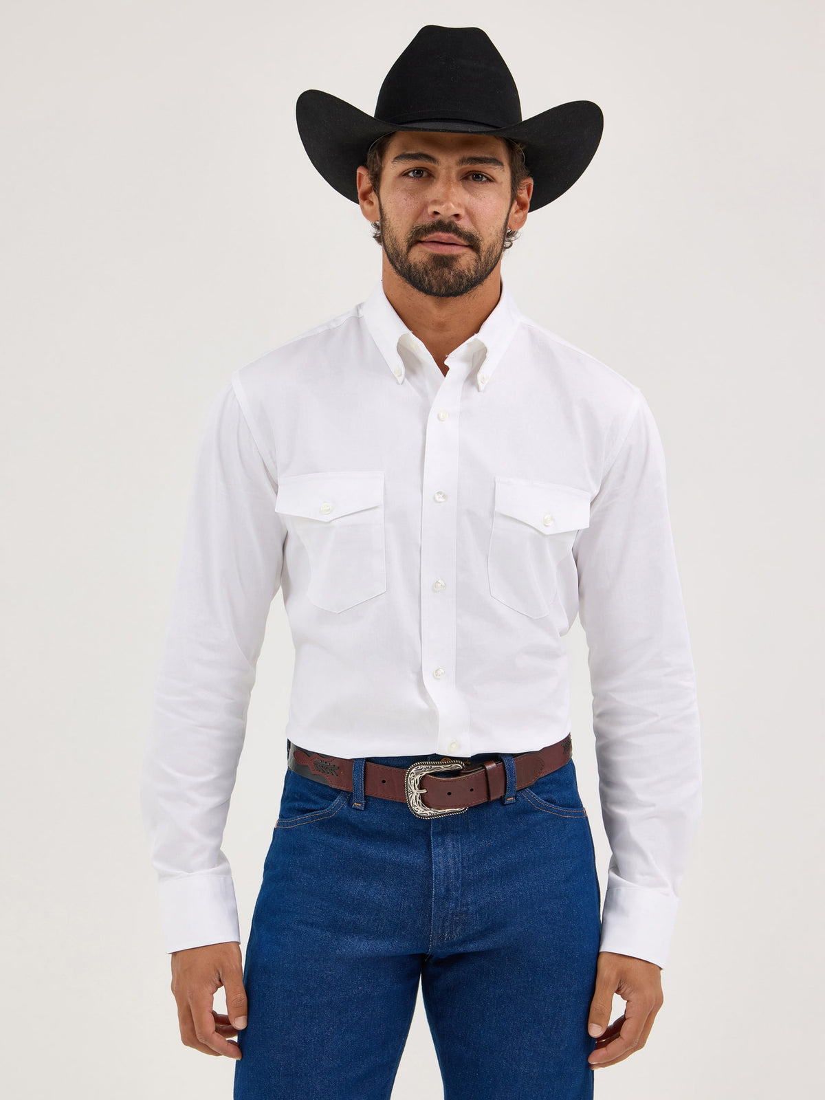 Wrangler Men's Painted Desert Long Sleeve Twill Shirt, White – front on model