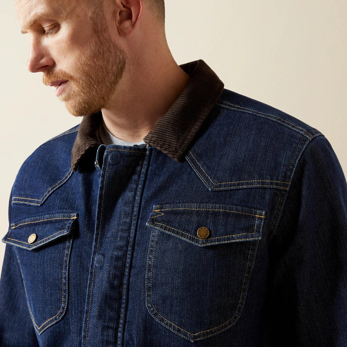 Ariat Men's Denim Chore Jacket, Rinse – collar detail
