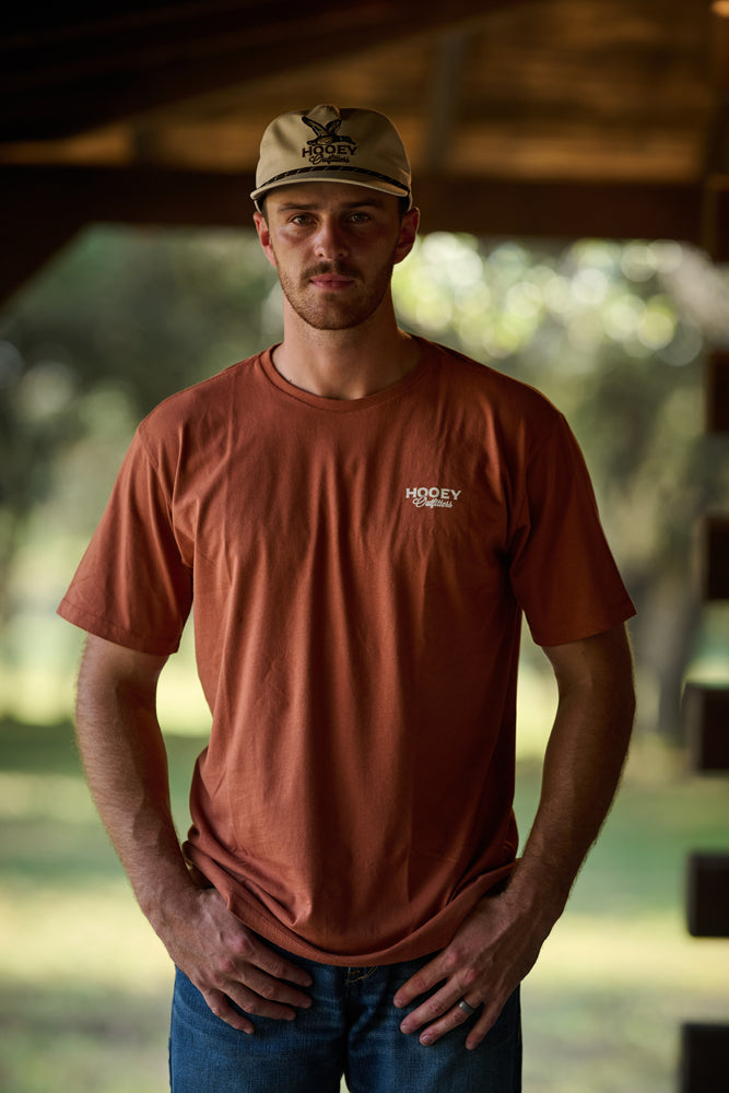 Hooey Men's Toller Outfitters T-Shirt, Rust – on model front