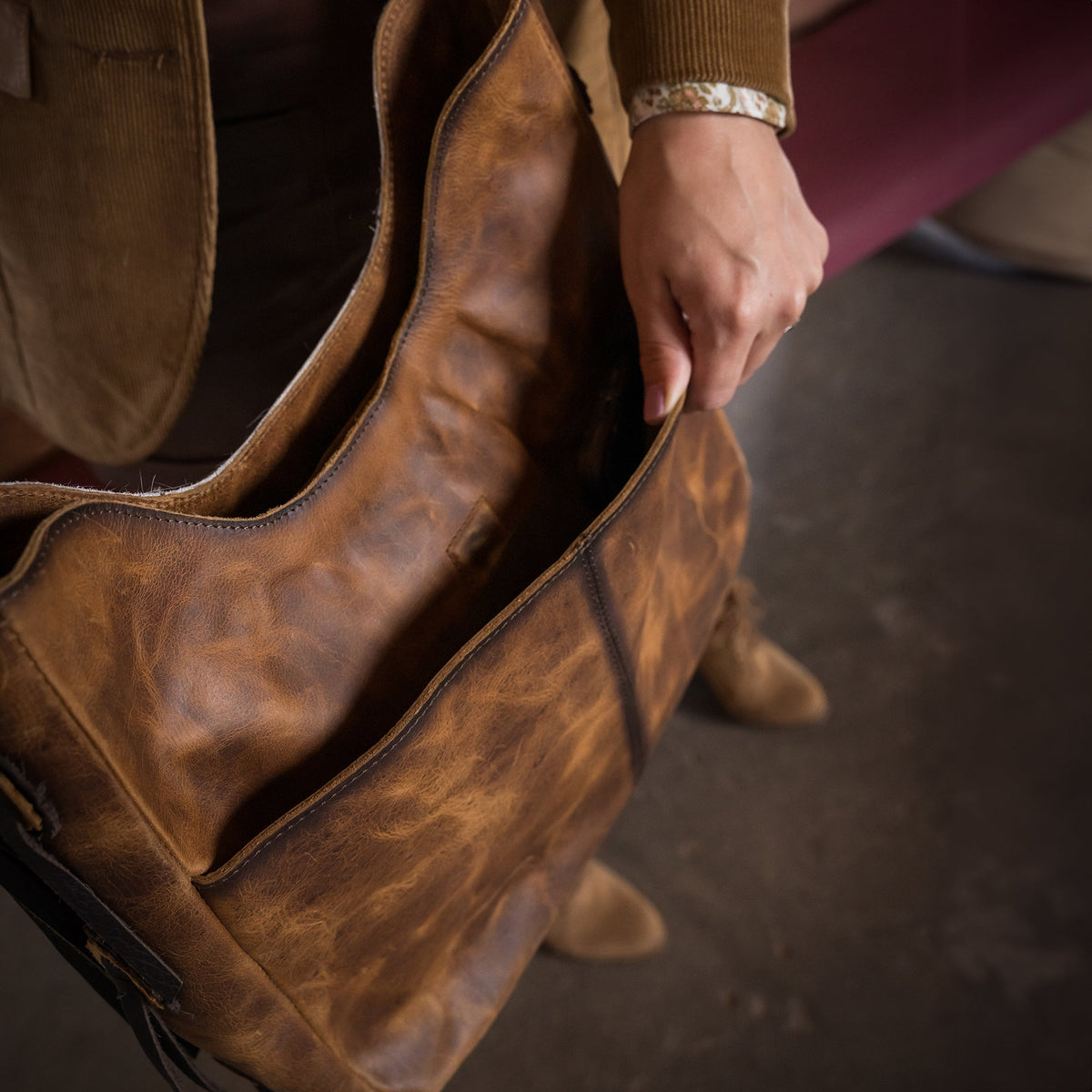 STS Ranchwear Women's Guadalupe Cowhide Hobo Bag – side detail