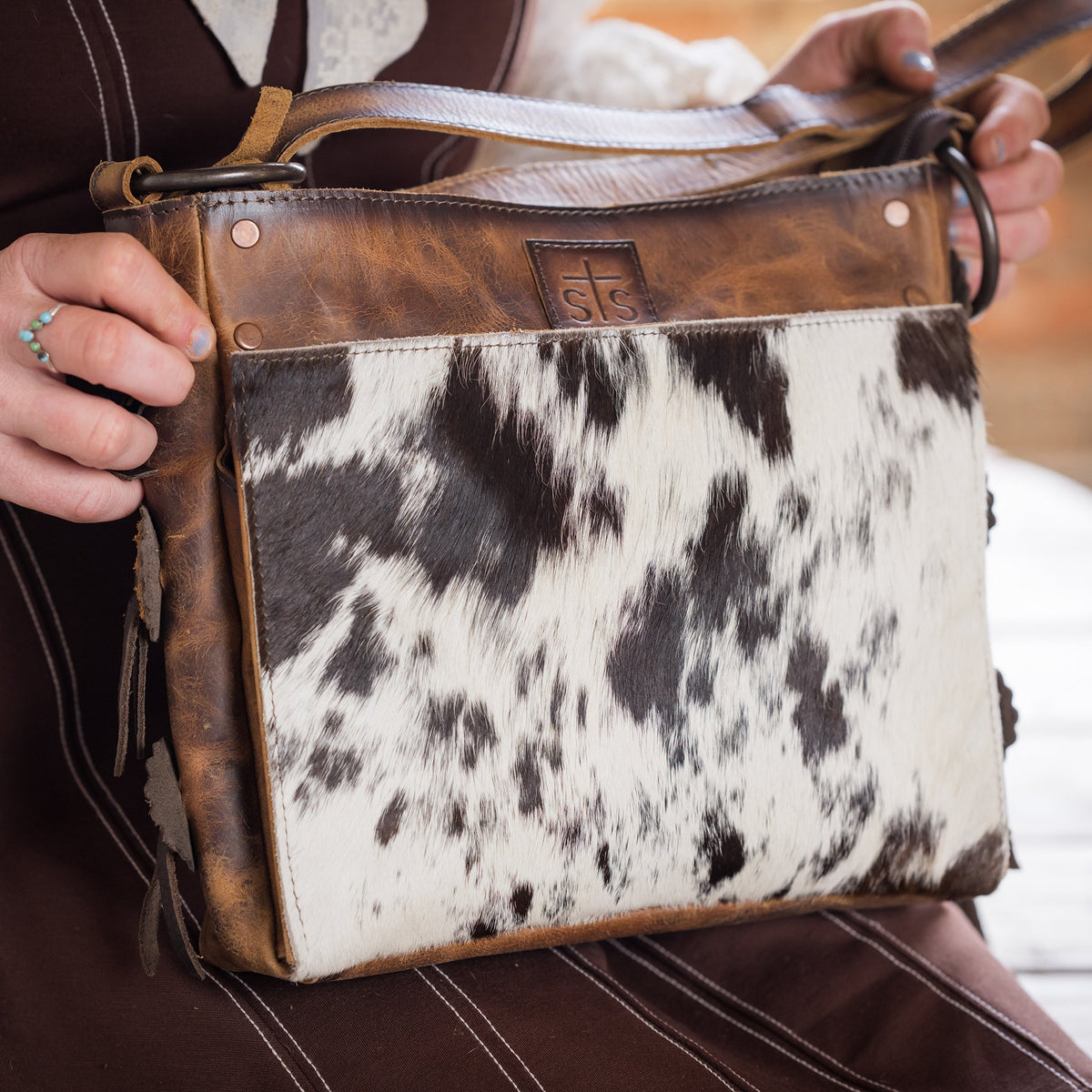 STS Ranchwear Women's Guadalupe Cowhide Olivia Crossbody – detail