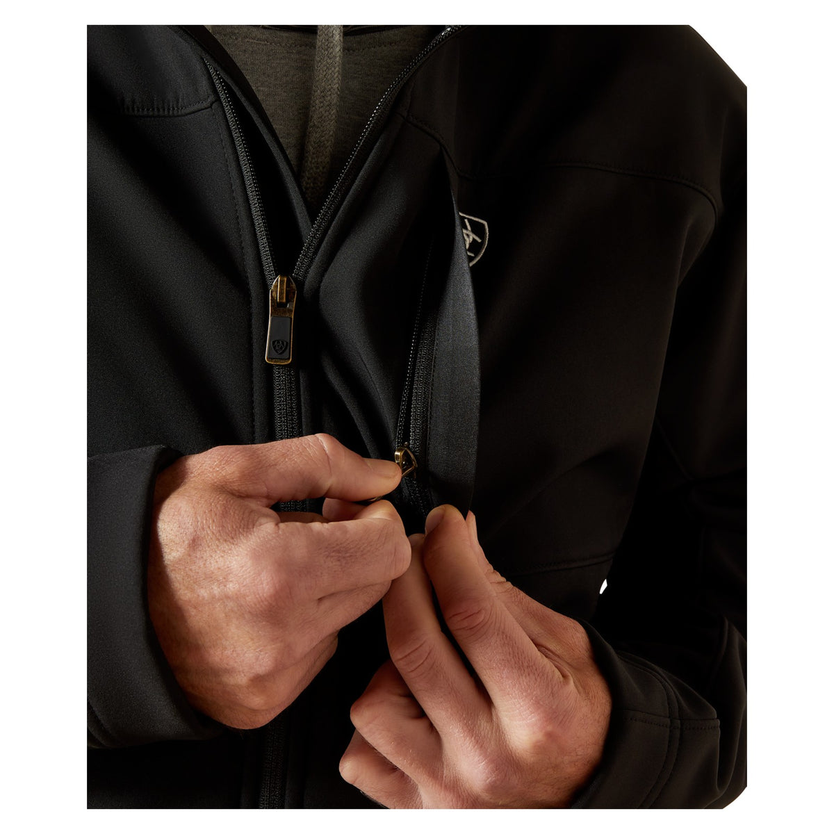 Ariat Men's Vernon Softshell Jacket, Black – detail 2