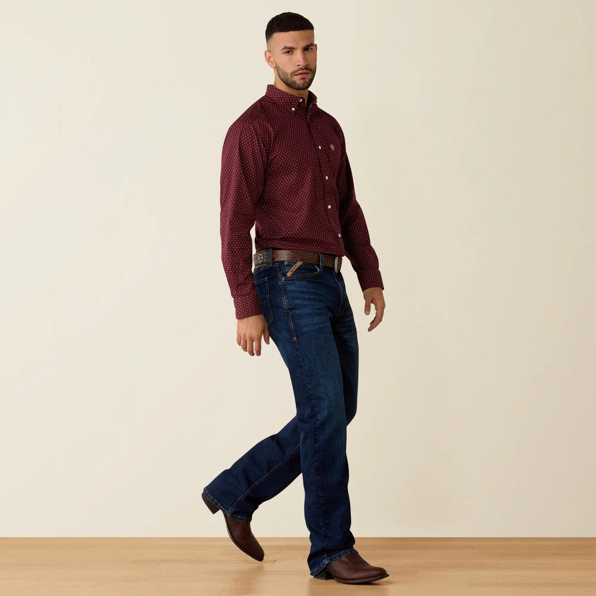 Ariat Men's Wrinkle Free Reliance Classic Fit Shirt, Zinfandel Geo Print – full length