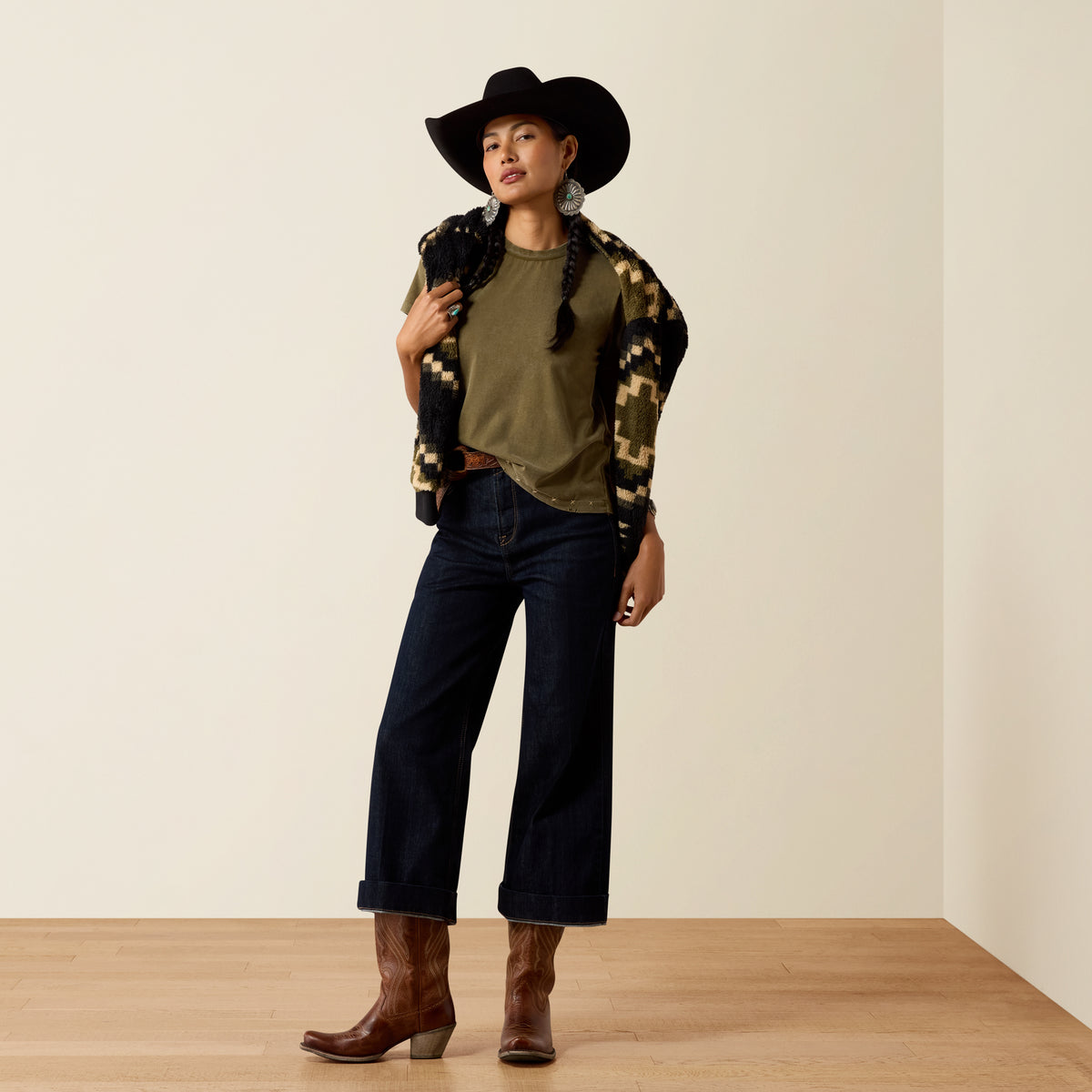 Ariat Women's Ivy Green Roping T-Shirt featuring a casual fit, soft fabric, and classic crew neck style.