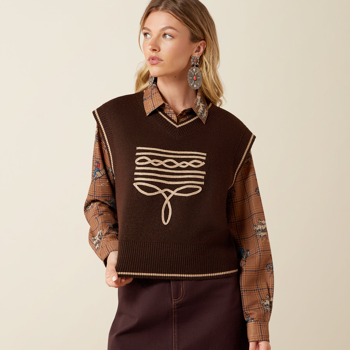 Ariat Women's Wichita Sweater Vest in Chicory Coffee, cozy knit sweater vest with a V-neck and textured pattern.