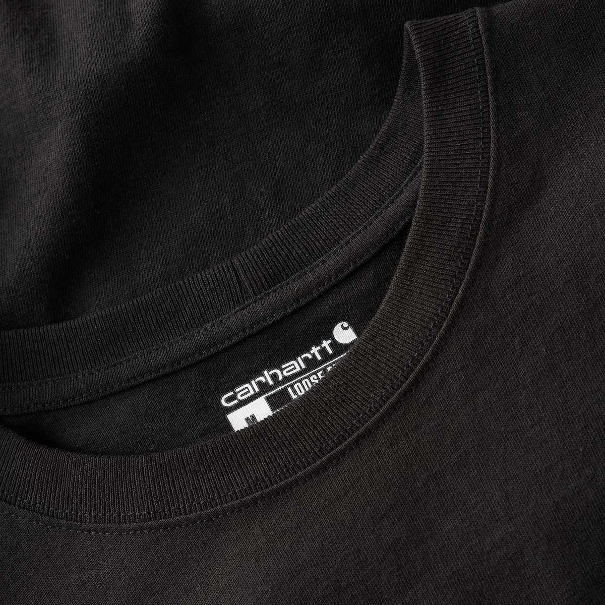 Black Carhartt men's Iconic K87 pocket T-shirt with chest pocket and crew neck, made of comfortable cotton fabric.