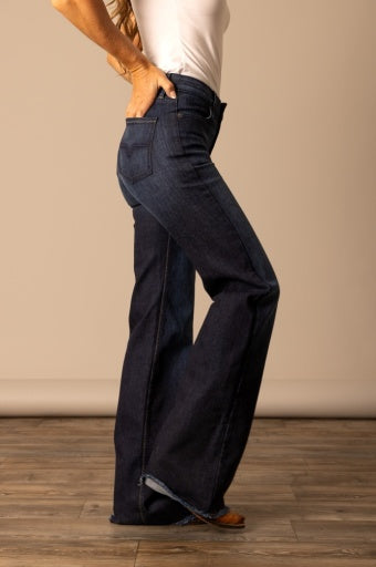 Kimes Ranch Women's Olivia Jeans, Dark Wash – side, on model