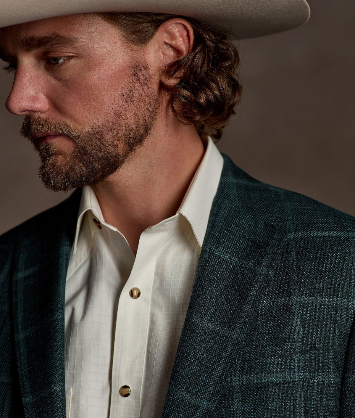 Lucchese El Paso Cowboy Fit Jean Ecru shirt, casual Western-style shirt with cowboy fit, displayed on a plain background.