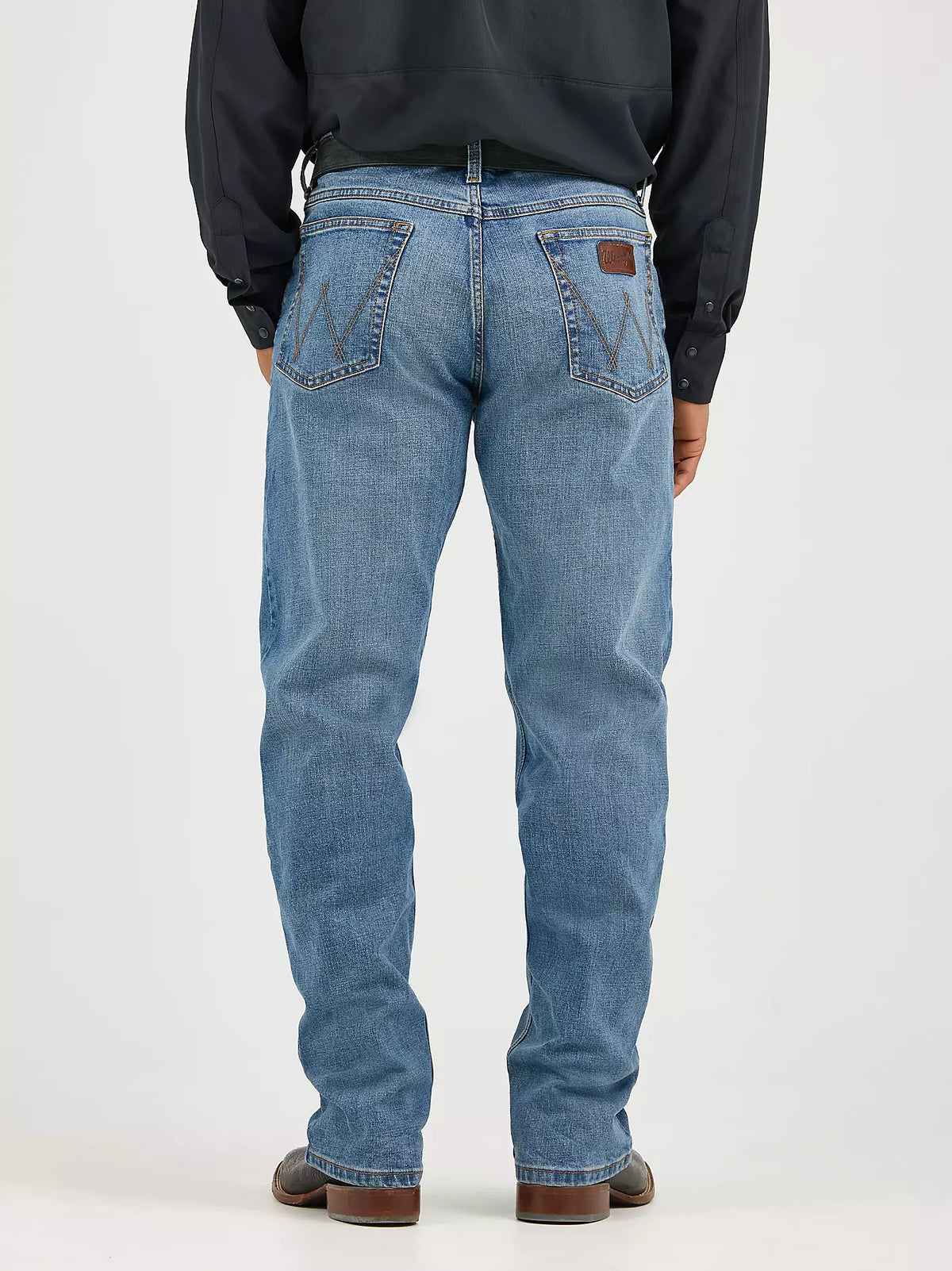 Men's Wrangler 20X Active Flex Relaxed Fit Jeans in Admiral Blue, casual denim with relaxed fit and classic style.