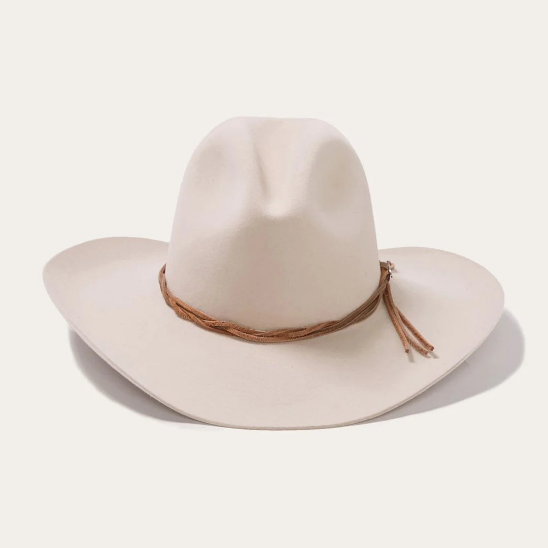 Stetson Men's Gus 6X Cowboy Hat in Silverbelly with wide brim and classic cowboy hat style, made of high-quality felt.
