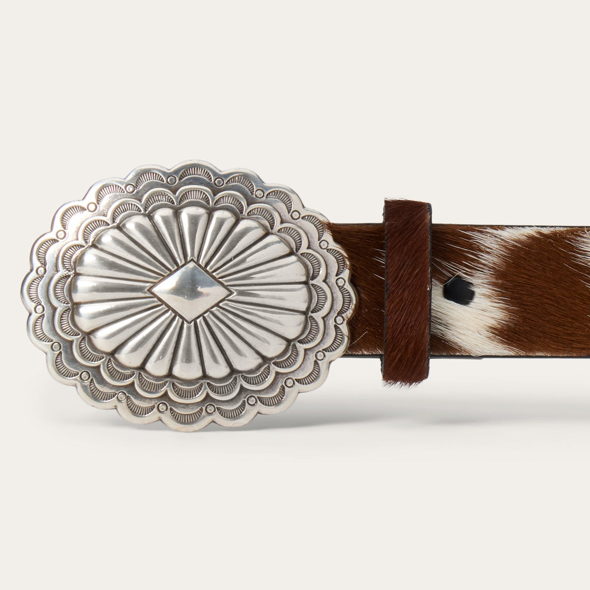 Stetson Women's Hair-On-Hide Southwestern Buckle Belt, Brown/White – buckle detail