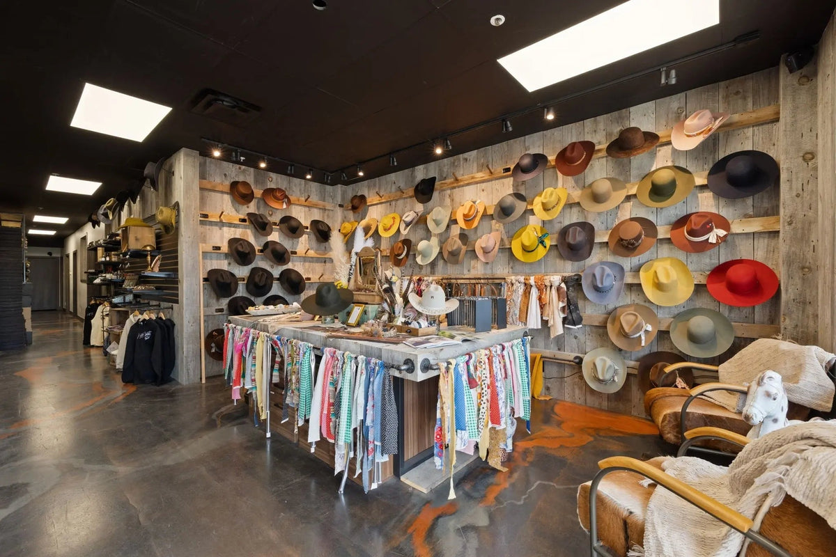 Warbonnet hat bar