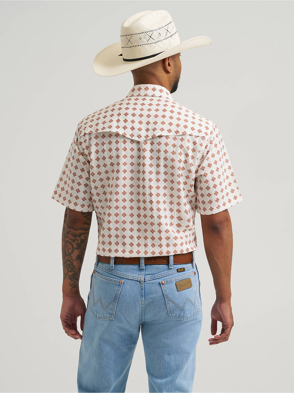 Wrangler ATG Men's Short Sleeve Clean Snap Shirt, White Diamond Print – back