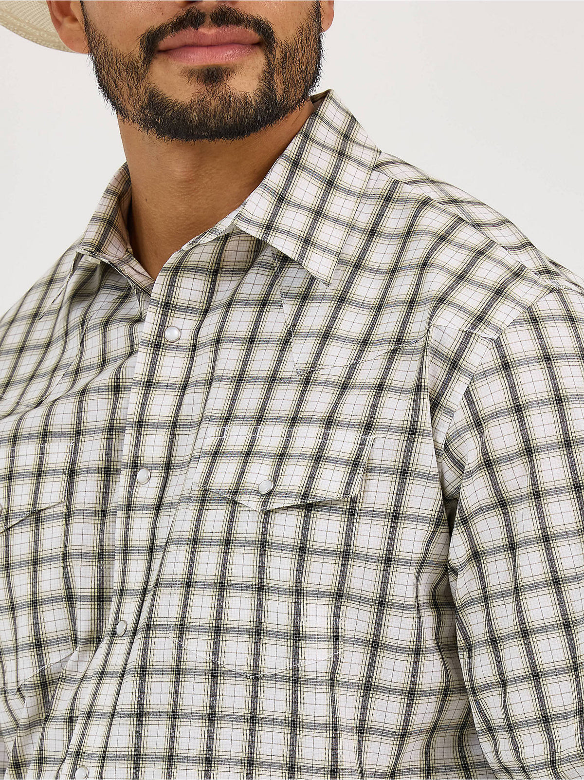 Wrangler Men's Wrinkle Resist Long Sleeve Shirt, Olive Plaid – collar detail