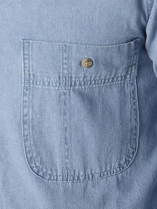 Wrangler Rugged Wear Men's Denim Basic Shirt, Stonewash – chest pocket detail