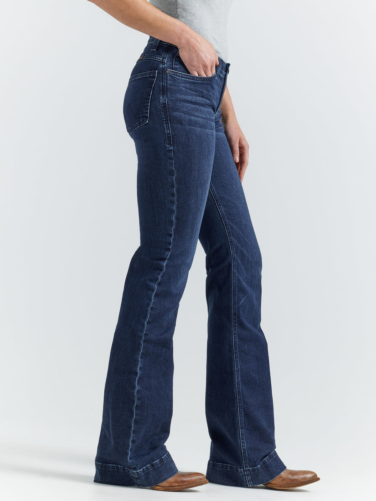 Wrangler Women's Ultimate Riding Jean Willow Trouser Mid Rise, Denim – side